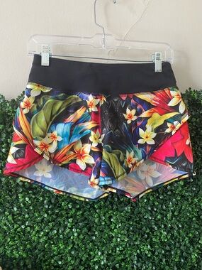 CALIA by Carrie Underwood Tropical Floral Athletic Shorts - Black Waistband